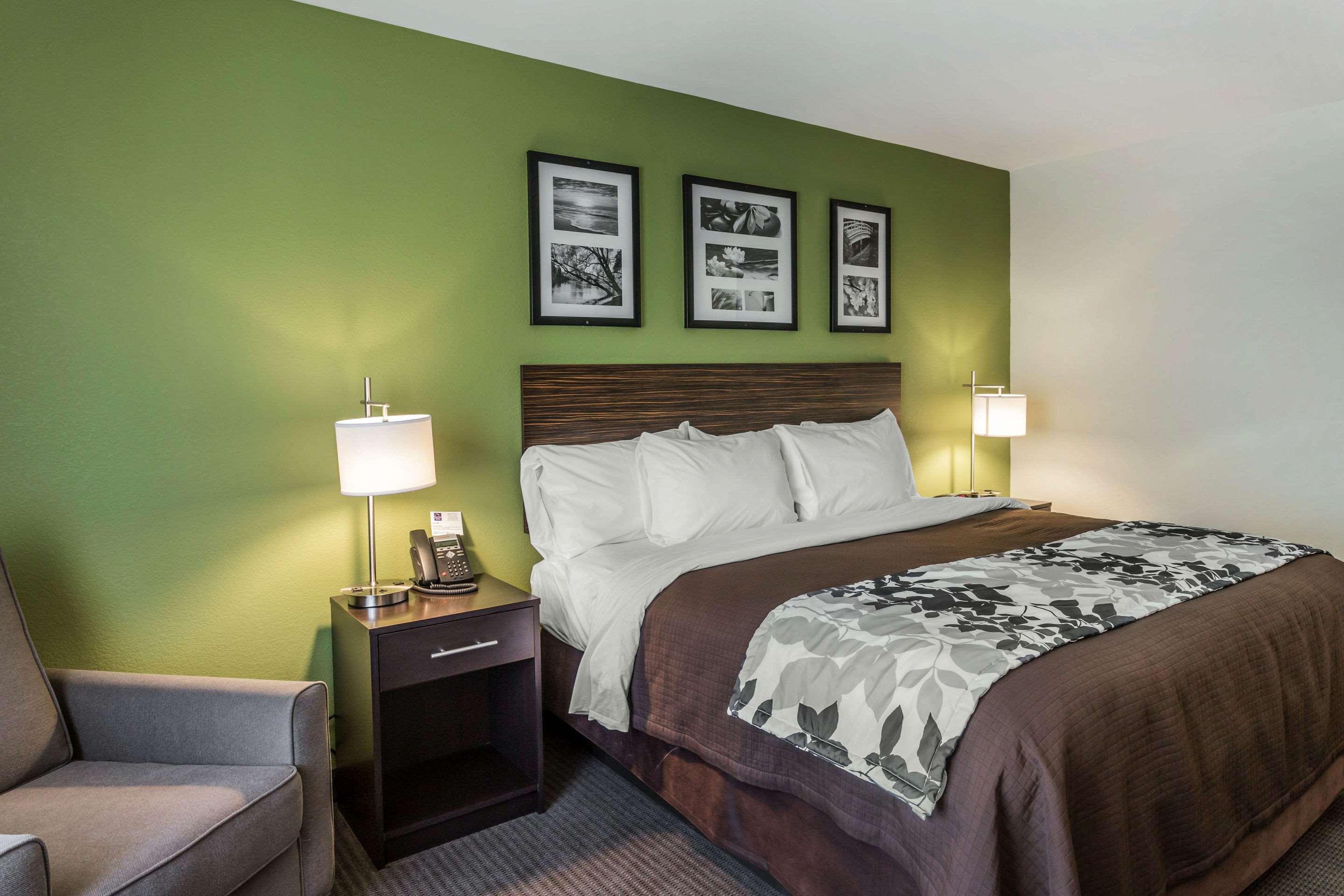 Sleep & 2* Dayton